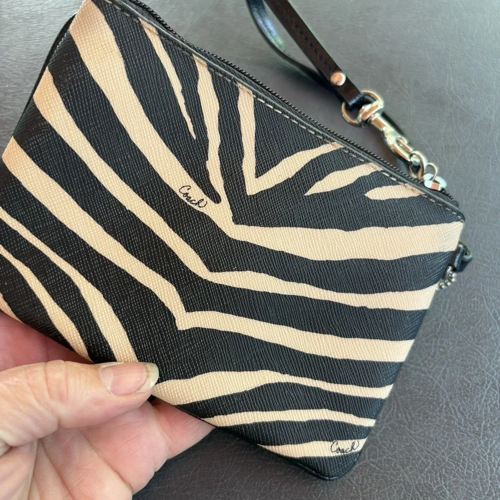 Coach Zebra Print Wristlet Zip Top Case Clutch Bag Cream Black PVC